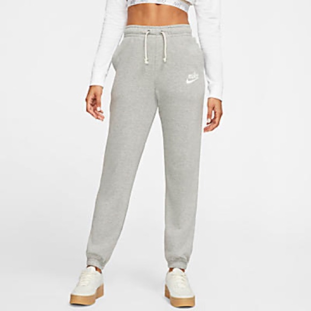 NIKE Grey Sportswear Gym Vintage